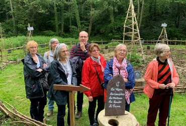 UNE VISITE GUIDEE LES RUINES DE MONTAIGLE EN V.I.P 